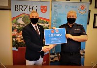 Komendant Powiatowy Policji w Brzegu i Burmistrz Brzegu podpisują porozumienie