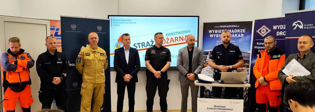 zdjęcie kolorowe: spotkanie w ramach X edycji Opolskiej Kampanii Edukacyjnej „Przyhamuj, życie przed Tobą!”