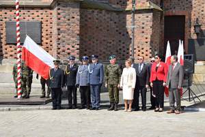 uczestnicy uroczystości Święta Flagi Rzeczypospolitej Polskiej i Konstytucji 3-go maja