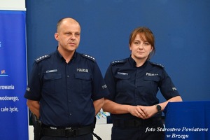 policjant i policjantka