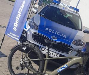 radiowóz i rower